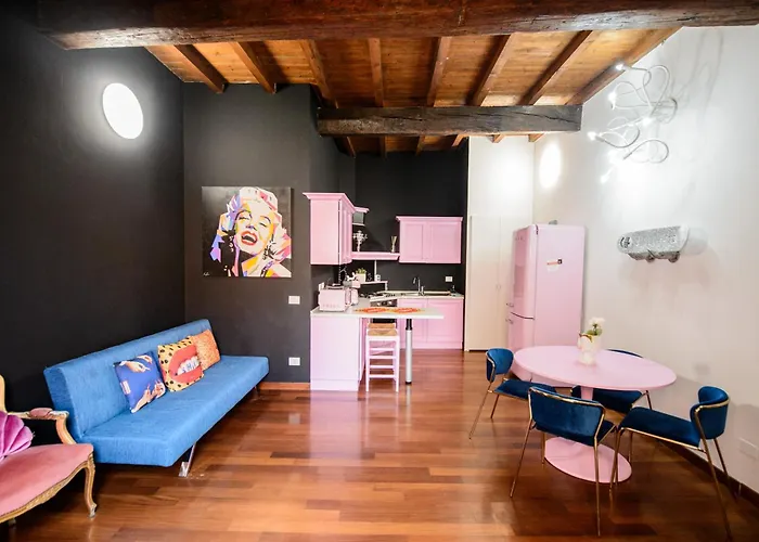 Pink House Tortellinosuite *